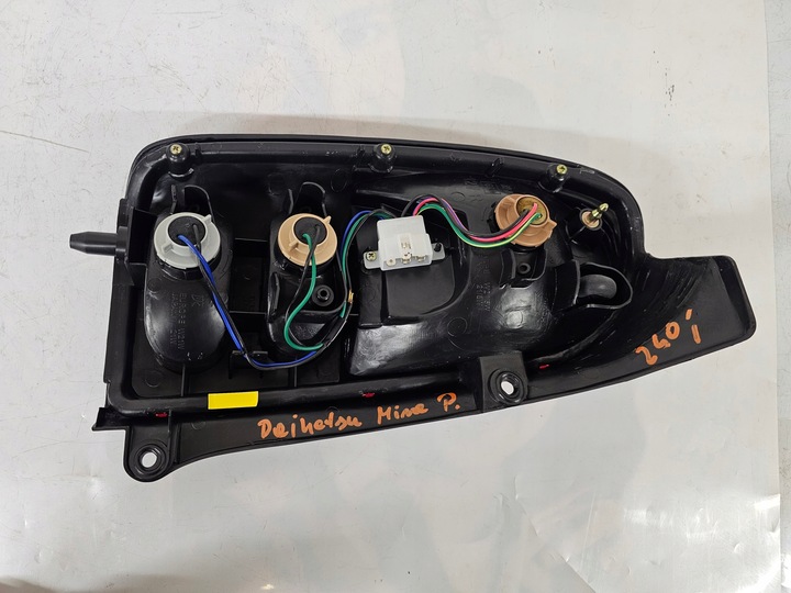 фото №8, Daihatsu mira лампа правая задняя зад 81550-97209-000