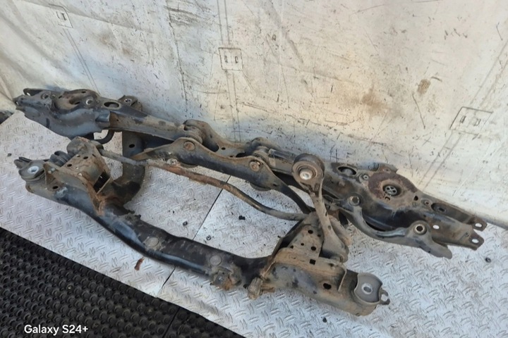 фото №9, Подрамник задние skoda octavia iii combi 5e5 5q0505235j 2.0l дизель 2015