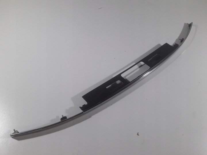 фото №8, Jaguar xe x760 15r- молдинг крышки багажника gx63-40406-a