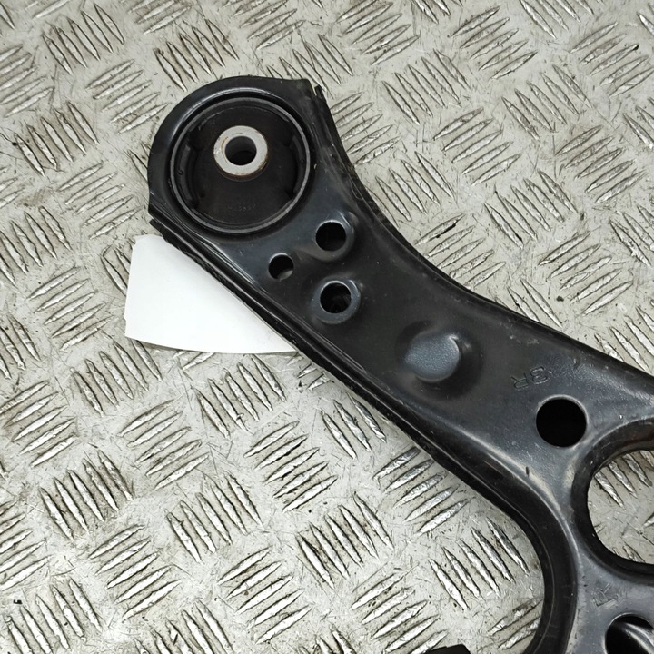 фото №7, Toyota prius xw50 2023 правая сторона нижний рычаг переднее