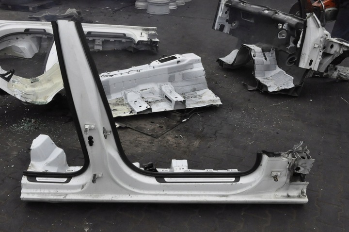 фото №1, Audi a4 b8 стійка поріг праві ly9c