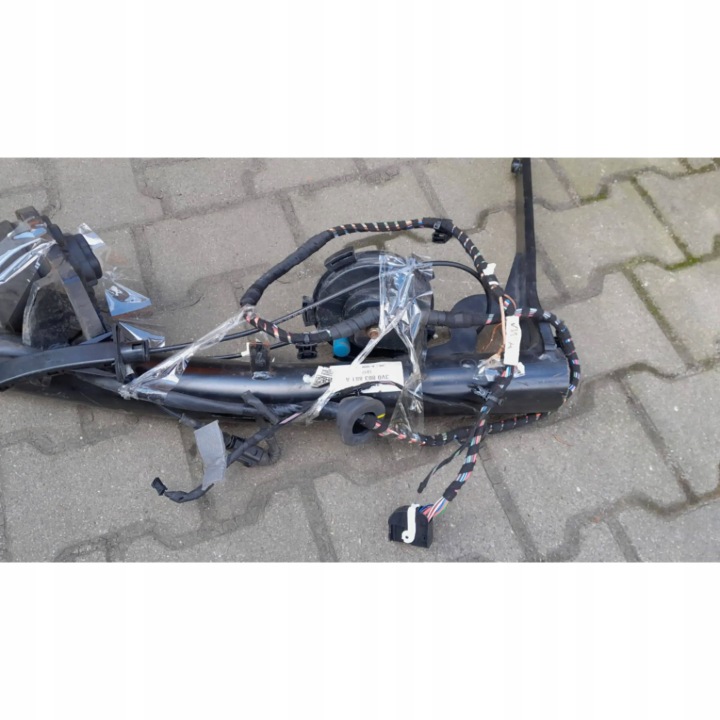 фото №5, Hak буксировочный 3v0803881a skoda superb b8