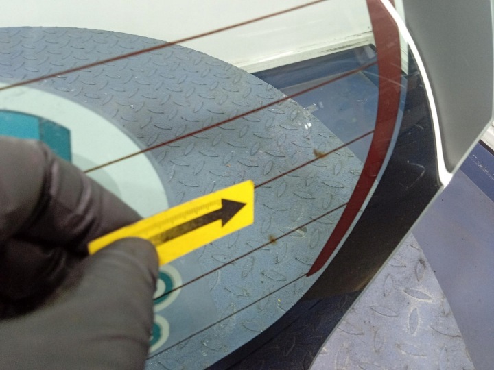 фото №5, Toyota aygo i рестайлинг 08-12 5d стекло задняя крышка багажника 8r3