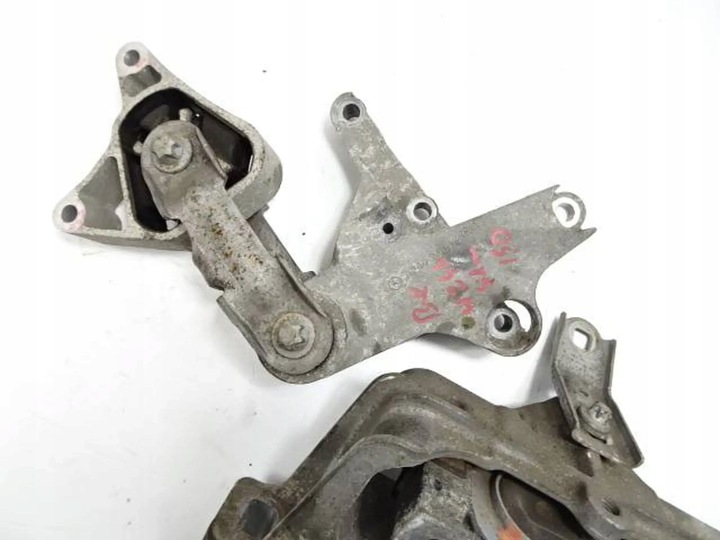 фото №7, Подушка лапи двигуна mercedes w246 b-klasa 1.5 cdi