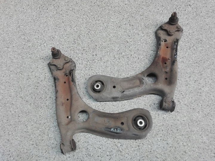 фото №1, Рычаг левый правые - audi a1 8x