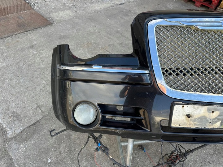 фото №3, Chrysler 300c бампер перед распылитель. комплектный