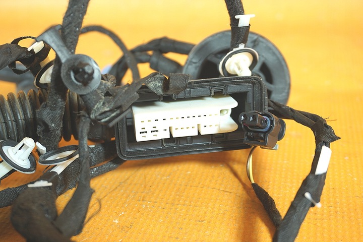 фото №10, Audi a4 8w b9 66km джгут двері перед права 8w0971030al