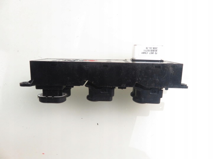 фото №6, Панель стекло hyundai i30 i cw 2007-2010-2012 935702l010