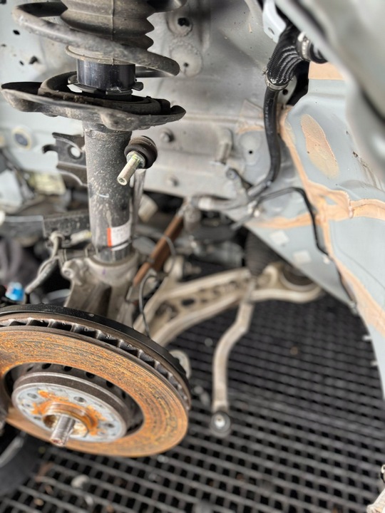 фото №6, Renault megane v e-tech левая поворотный кулак амортизатор перед ступица рычаг