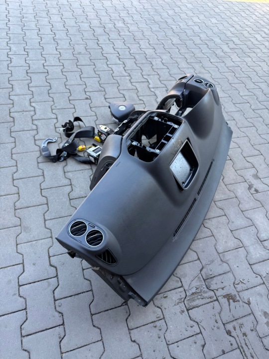 фото №8, Консоль торпедо подушка ремни vw golf v plus