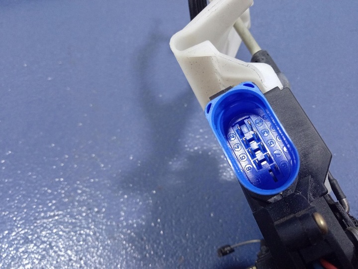 фото №5, Vw phaeton 3d 02- замок дверь зад правые 9 pin 3d4839016