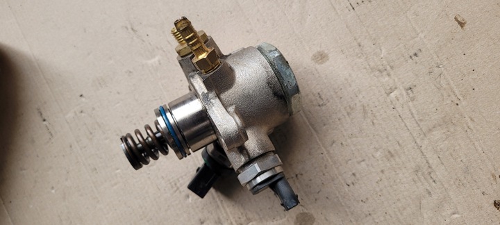 фото №1, S7 4g помпа wyskiego тиску пального 4.0 tfsi 079127025aj s6 c7