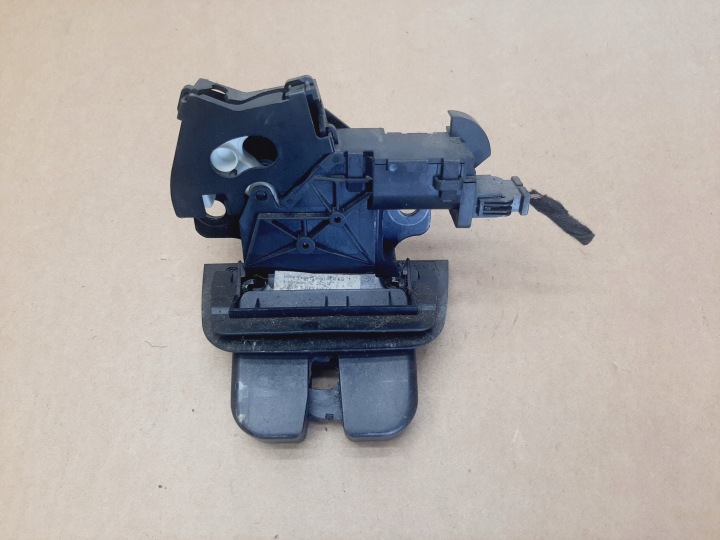фото №5, Замок кришки багажника audi a3 8p hb 5d роки 2003-2008 audi a4 b8 sedan 8-11