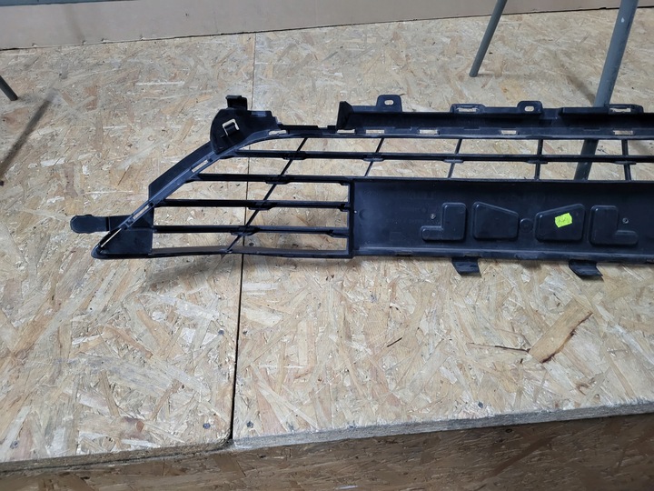 фото №9, Renault megane 4 iv рестайлинг решётка средняя бампера передней перед