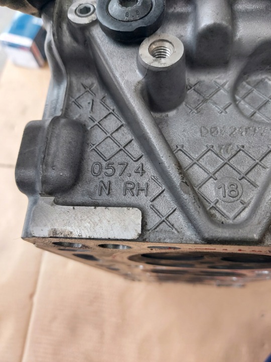 фото №12, Головка права audi q7 sq7 q8 4m0 vw porsche 4.0 tdi 057103470ag 057.4 nrh