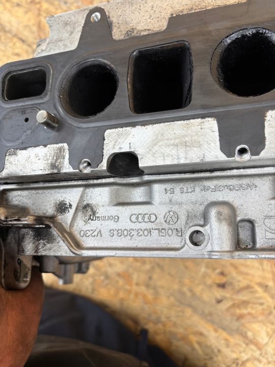 фото №15, Audi vw головка комплектна 05l044ah 05l103308s 05l103308t