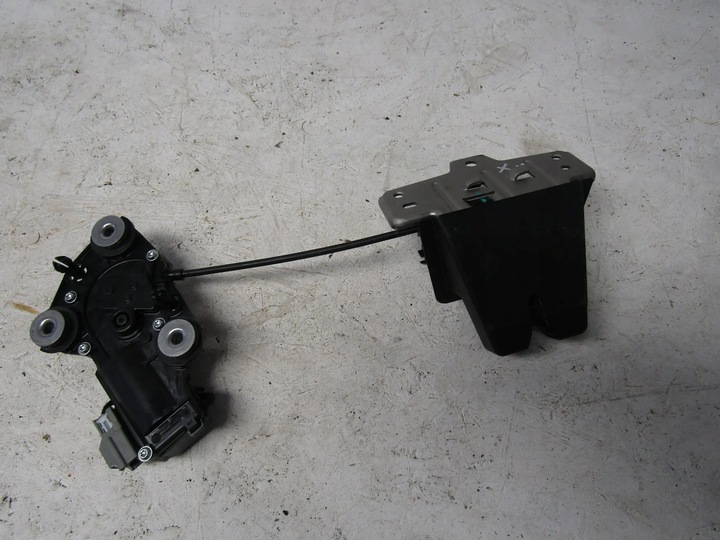 фото №7, Lynk & co 01 1.5 phev механизм замка крышки