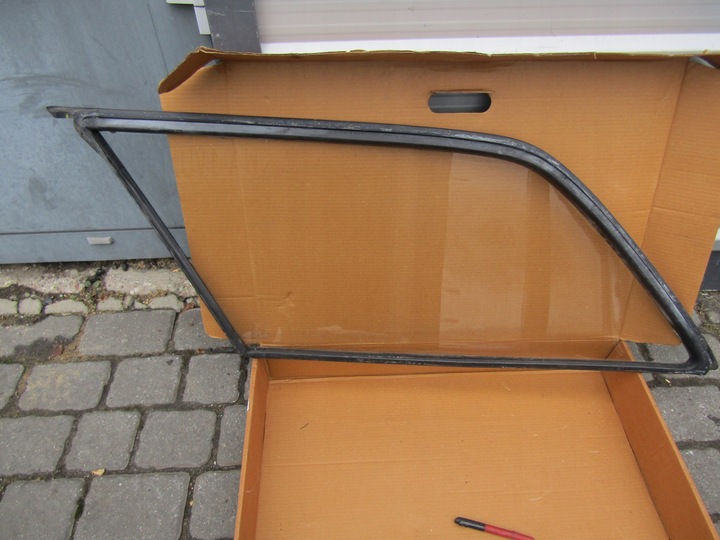 фото №9, 8 mercedes w124 универсал белая правая стекло задняя боковая крыльев + прокладка