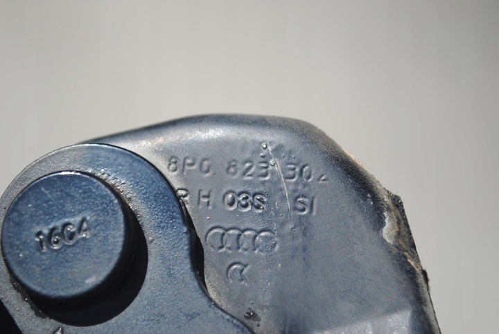 фото №5, Петлі капота 8p0823301 8p0823302 audi a3 8p ly9b