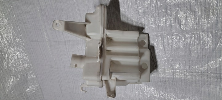 фото №8, Toyota avensis t27 бачок склоомивача 85310-05141