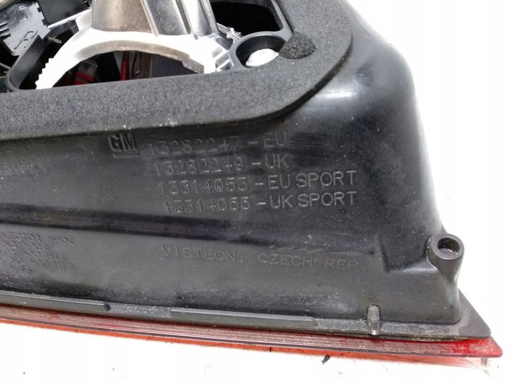 фото №8, Opel astra j 2012 зад сторона права лампи задньої кришки багажника