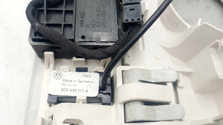 фото №9, Лампа потолок vw passat golf 1k0947105ae 3c0035624c
