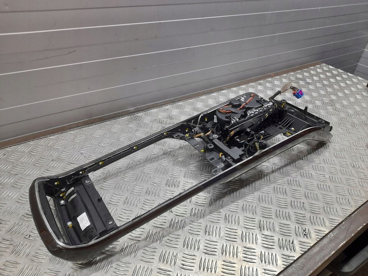 фото №12, Audi a8 s8 d4 4h 2015 средство декор туннеля среднего