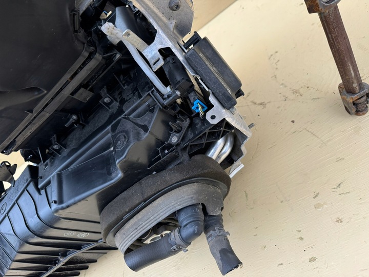 фото №16, Volkswagen golf 5 v plus 05-09 отопитель канал модуль 5m1820033c