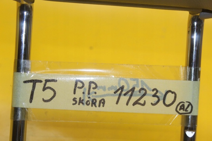 фото №9, Підголівник праві перед vw transporter t5 шкіра