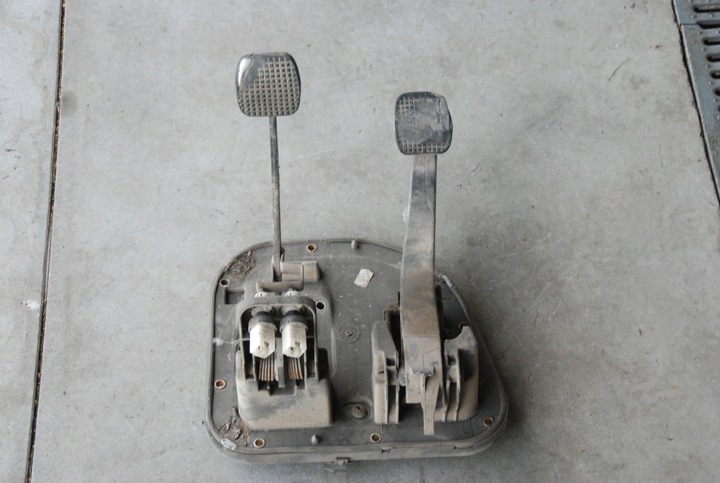 фото №2, Pedalnica kpl iveco daily 00-09r