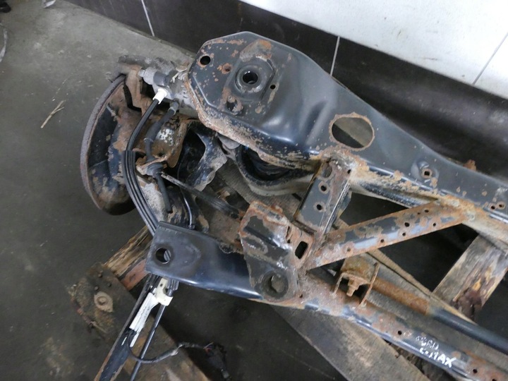 фото №6, Ford c-max i 1.6 tdci балка зад підрамник ступиця диск амортизатор важіль kpl