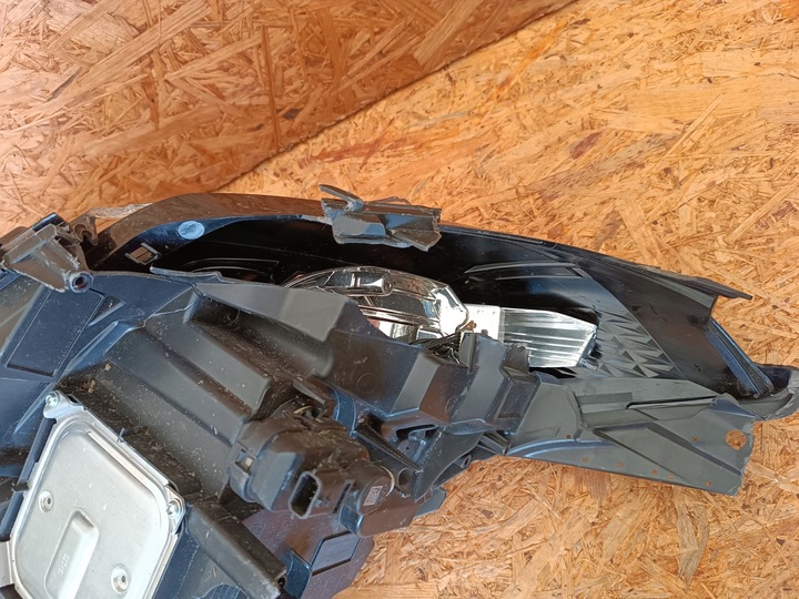 фото №13, Лампа лівий перед eu led 260604183r renault clio v 5