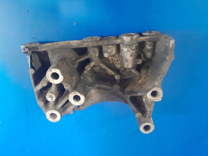 фото №1, Лапи кронштейн двигуна 112318425r renault kajar 1.5 dci k9ku4782