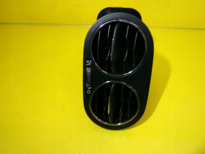 фото №8, Бокова решітка повітропровід права vw golf v 5m0819710 nr442
