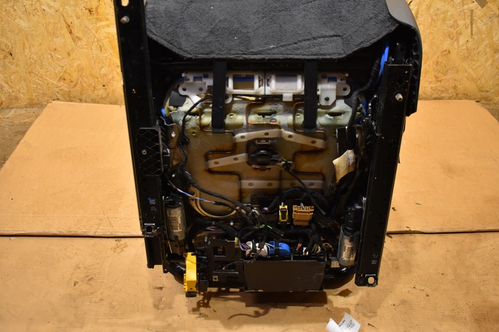 фото №5, Сидіння каркас праві переднє + подушка безпеки porsche taycan 1