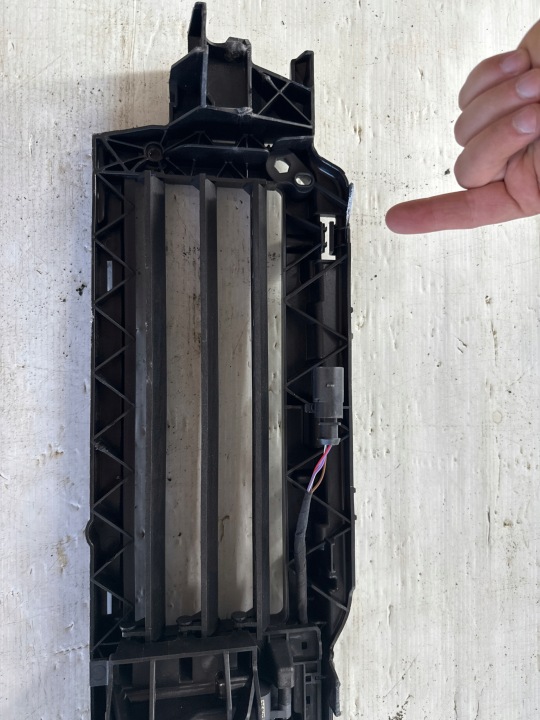 фото №6, Audi a4 b9 жалюзи руль воздуха 8w0971277