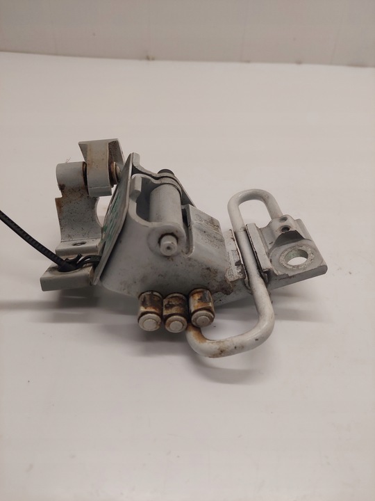 фото №1, Петлі двері праві перед audi a3 8p sportback 8e0831412e