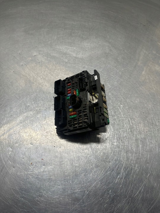 фото №1, Citroen c4 i 2006 рамка / модуль предохранителей