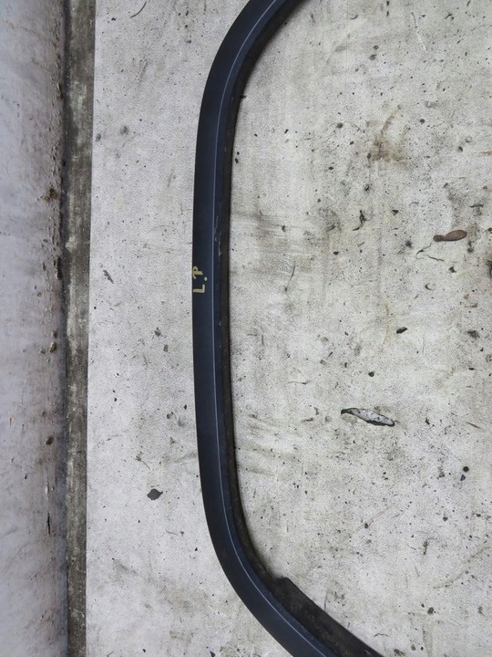 фото №4, Планка крыльев левый перед jeep wk2