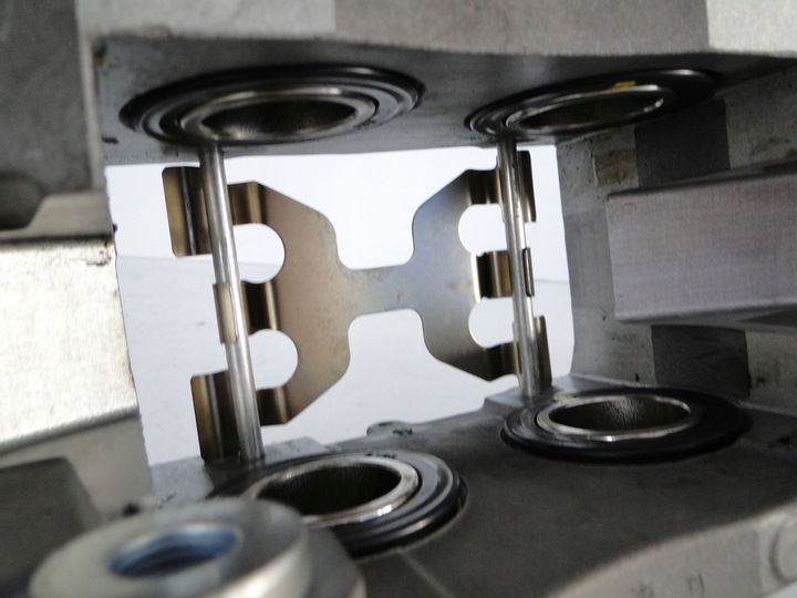 фото №7, Mercedes суппорт тормозной переднее правые левый c 205 e 213 238 glc 253