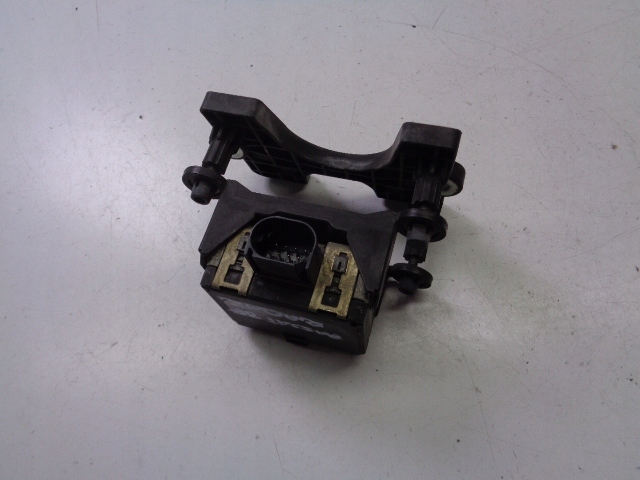 фото №1, Радар датчик дистроник крепление vw passat b8