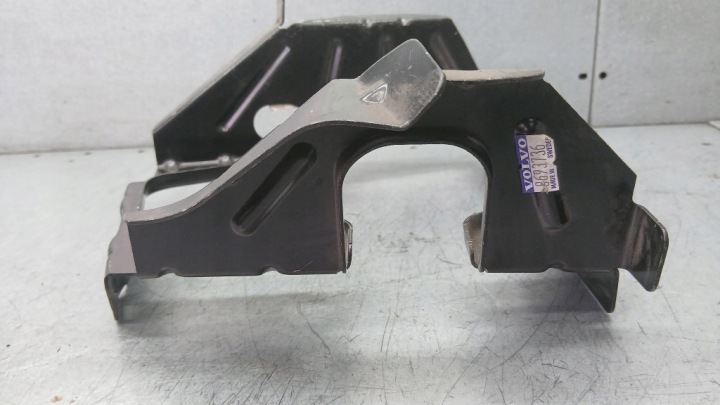 фото №6, Кронштейн крыльев правое oem номер 8693736 volvo s60 v70 ii