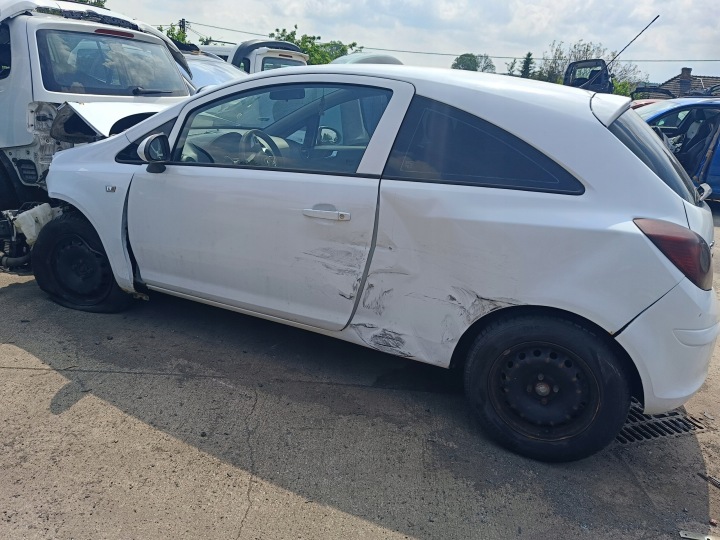 фото №8, Opel corsa d 3d бампер задній  z474