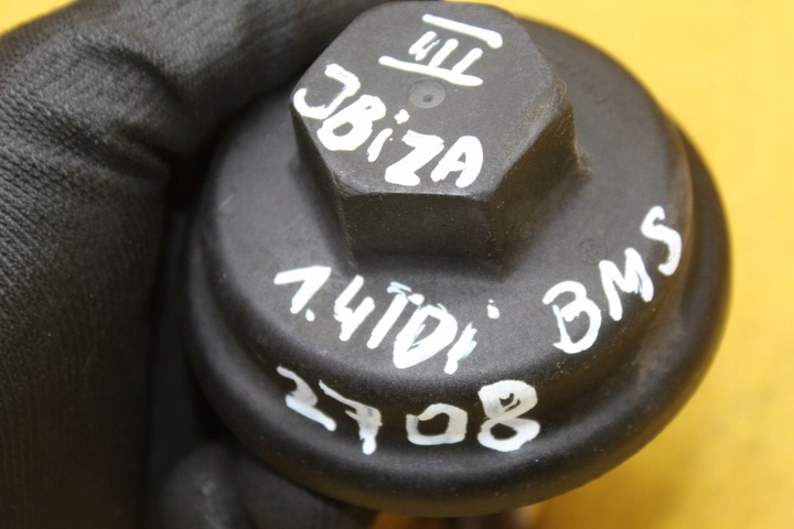 фото №6, Гвинт радіатор масла 045117061f ibiza iii 1.4