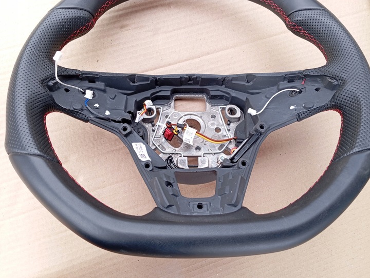 фото №11, Vw golf viii 8 5h0 passat b8 tiguan руль кожа r-line красная nić