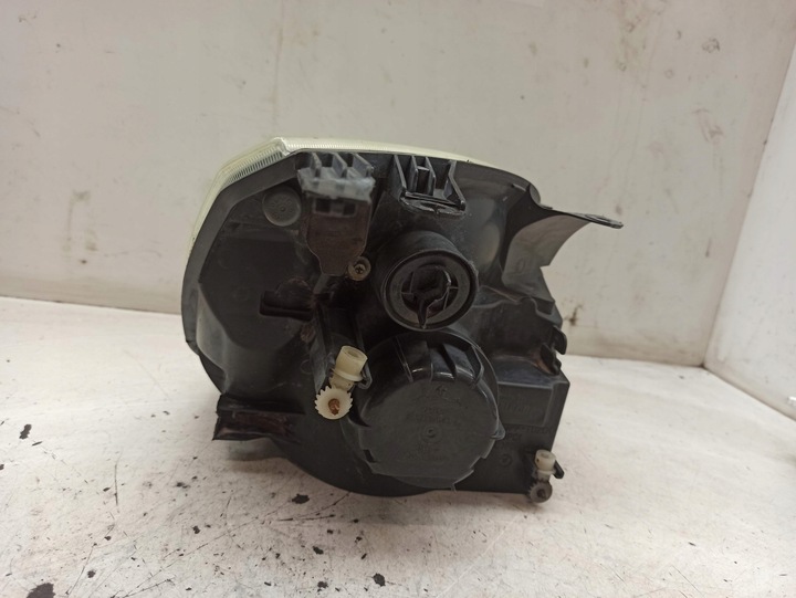 фото №8, Fiesta mk6 рестайлинг 5-08 лампа перед левая 2s6x13w030aj