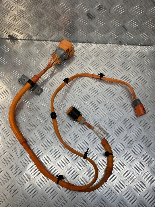 фото №10, Fiat 500e шланг высокого напряжения компрессора кондиционера 52197564