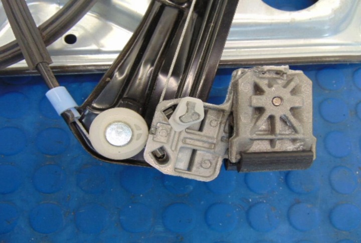 фото №5, Volkswagen golf iv подъемник стекла левый перед