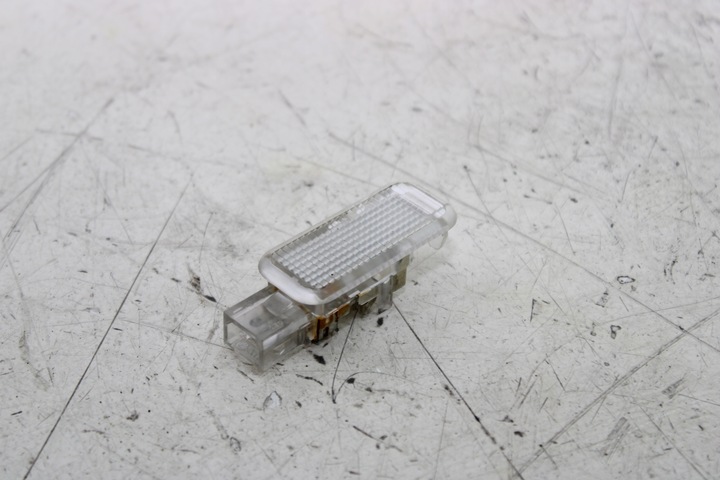 фото №1, Audi a8 d3 лампа освещение кабины внутренняя