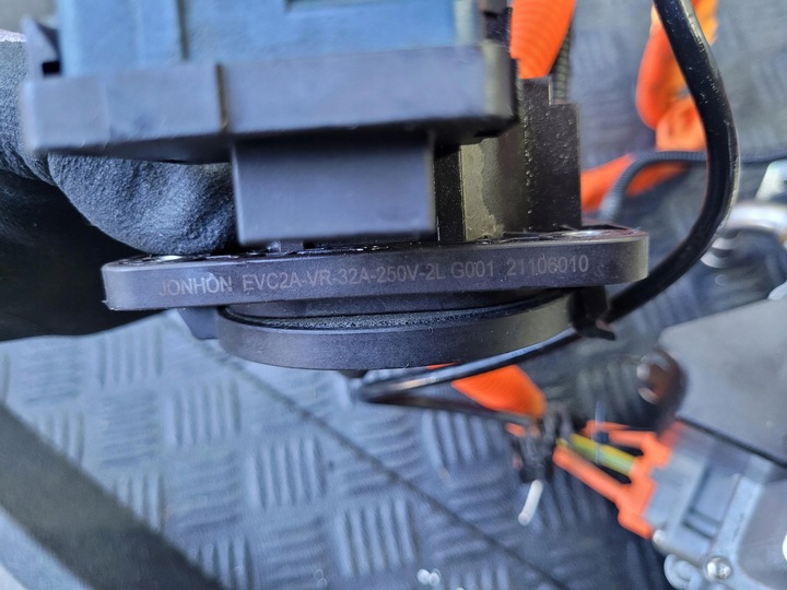 фото №12, Конвертер инвертор зарядное устройство гнездо зарядки преобразователь dacia spring